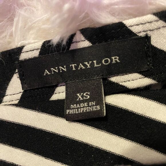 Ann Taylor Women’s XS Black & White Striped Skirt - Picture 5 of 5